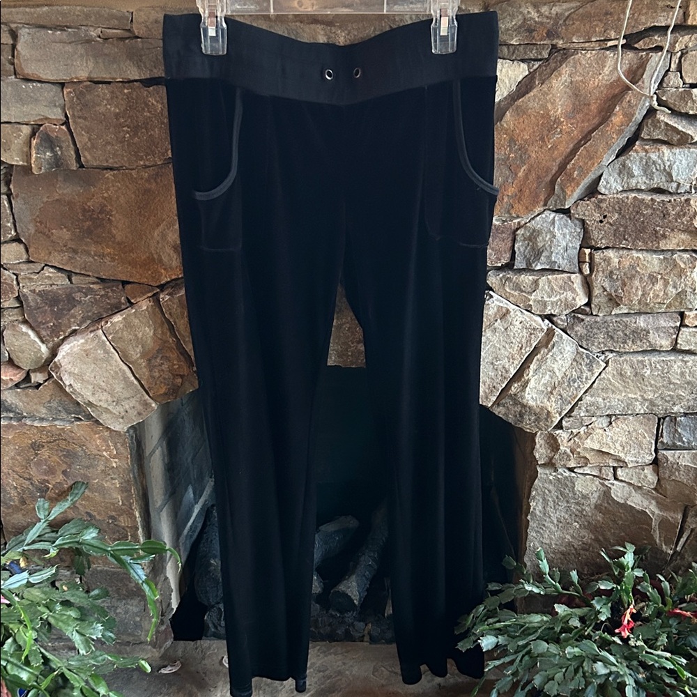 Victoria's Secret Black Velvet Trousers Size Medium; Two Front & Back Pockets
